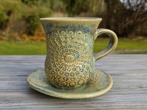 filizanka-ceramiczna-basniowa-slodycz-rekodzielo-bez-blekit-fiolet.jpg