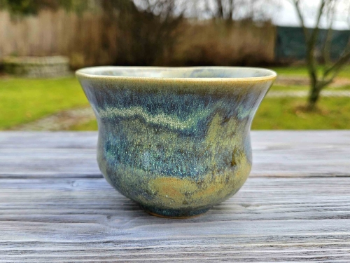 czarka-ceramiczna-matcha-basniowy-minimalizm-rekodzielo-bez-fiolet-niebieski.jpg