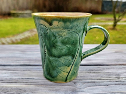 kubek-ceramiczny-wiosenna-paproc-rekodzielo-zielen.jpg