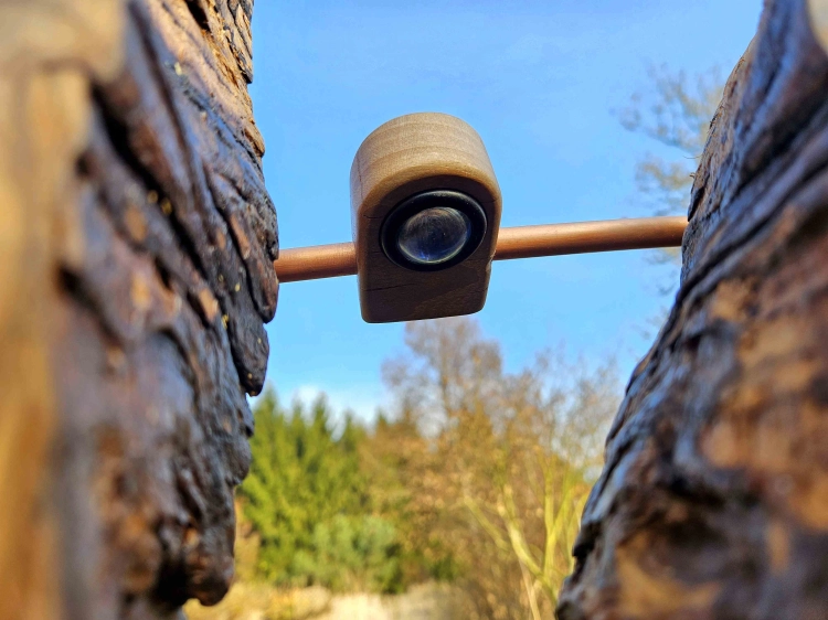 lampa-drewniana-smocza-jama-drewno-orzech-rekodzielo-5.jpg