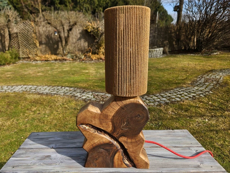lampa-drewniana-jaskinia-skarbow-drewno-orzech-miedz-rekodzielo-2.jpg