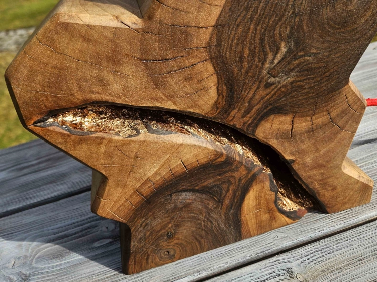 lampa-drewniana-jaskinia-skarbow-drewno-orzech-miedz-rekodzielo-3.jpg