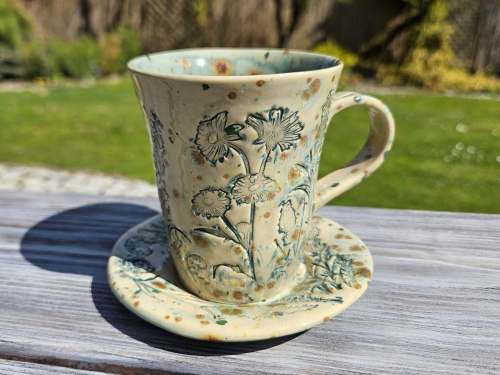 filizanka-ceramiczna-bajkowa-laka-rekodzielo-bez-niebieski.jpg