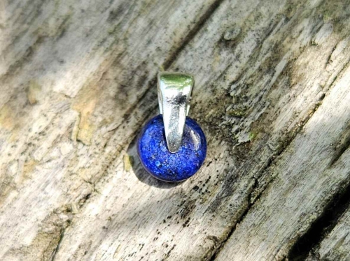 zawieszka-naturalna-delikatnosc-lapis-lazuli-srebro-925-rekodzielo-bizuteria-kamienie-naturalne-handmade.jpg