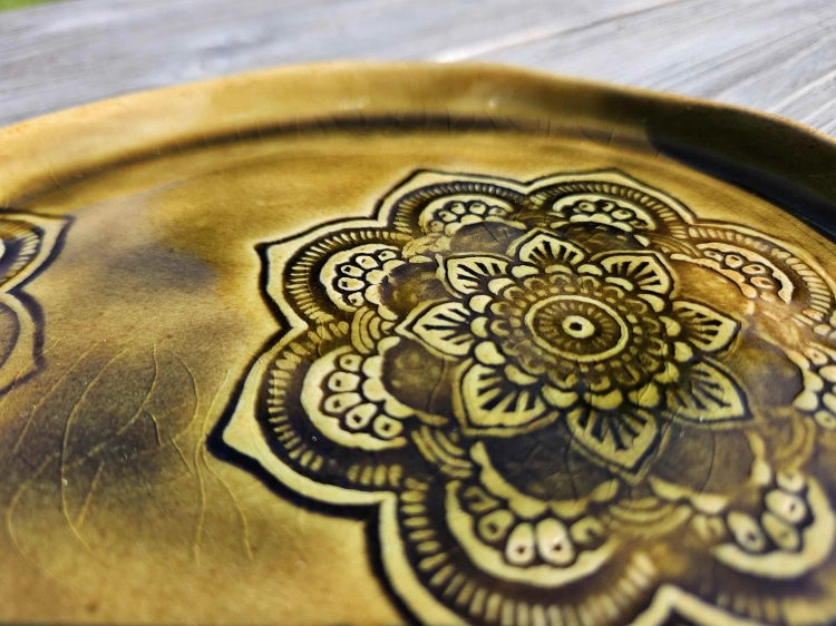 talerzyk-ceramiczny-jesienna-mandala-rekodzielo-zielen-3.jpg