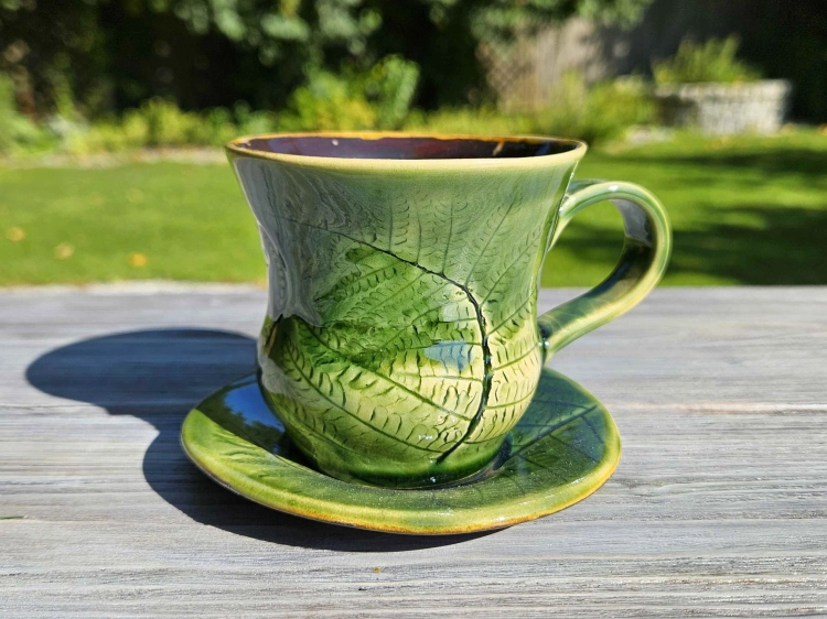 filizanka-ceramiczna-glebia-paproci-rekodzielo-zielen.jpg