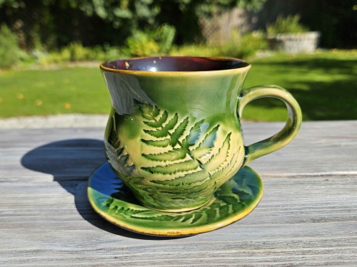 filizanka-ceramiczna-magia-paproci-rekodzielo-zielen.jpg