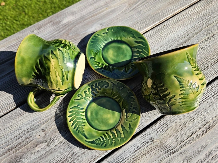 filizanka-ceramiczna-magia-paproci-rekodzielo-zielen-3.jpg