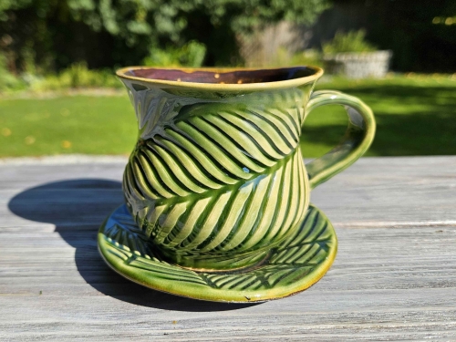 filizanka-ceramiczna-glebia-dzungli-rekodzielo-zielen.jpg