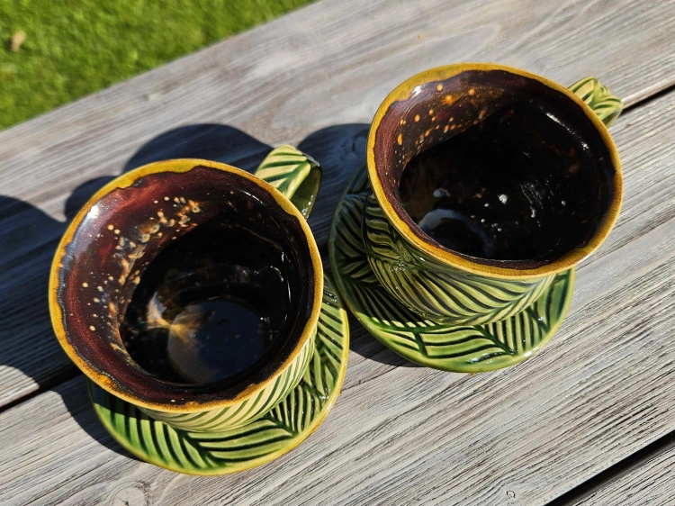filizanka-ceramiczna-glebia-dzungli-rekodzielo-zielen-2.jpg