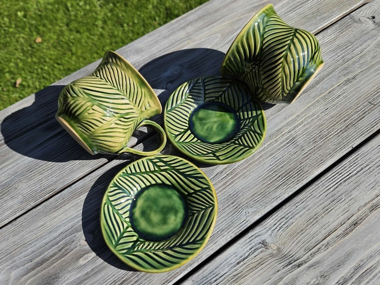 filizanka-ceramiczna-glebia-dzungli-rekodzielo-zielen-3.jpg