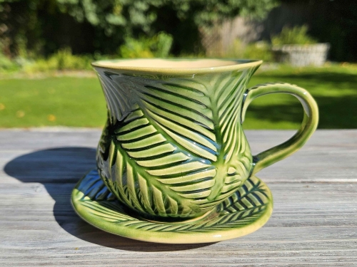 filizanka-ceramiczna-magiczna-dzungla-rekodzielo-zielen.jpg