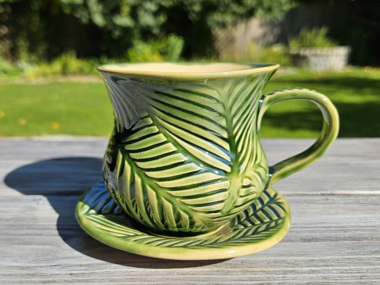 filizanka-ceramiczna-magiczna-dzungla-rekodzielo-zielen.jpg