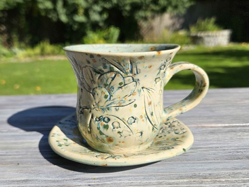 filizanka-ceramiczna-bajkowa-natura-rekodzielo-blekit-bez-braz.jpg