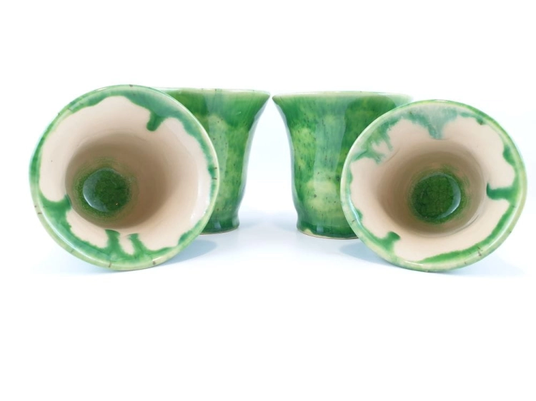 czarka-kiwi-rekodzielo-150ml-zielen-ceramiczna-czarka-artystyczna-handmade-4.jpg