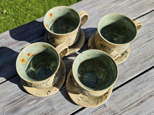 filizanka-ceramiczna-bajkowa-paproc-rekodzielo-blekit-bez-braz-2.jpg