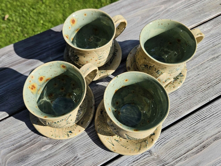 filizanka-ceramiczna-bajkowa-paproc-rekodzielo-blekit-bez-braz-2.jpg