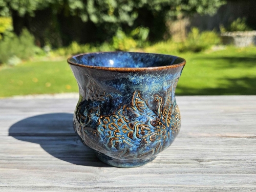 czarka-ceramiczna-nocny-ogrod-rekodzielo-granat-blekit.jpg