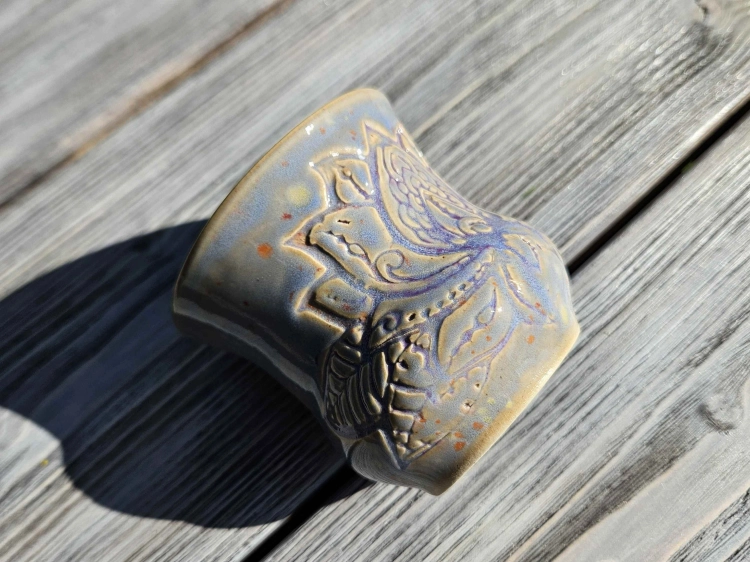 czarka-ceramiczna-lawendowy-lotos-rekodzielo-fiolet-3.jpg