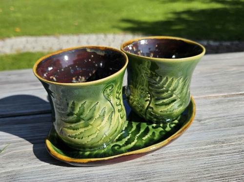 czarki-z-podstawka-ceramiczne-sekrety-lasu-rekodzielo-zielen.jpg