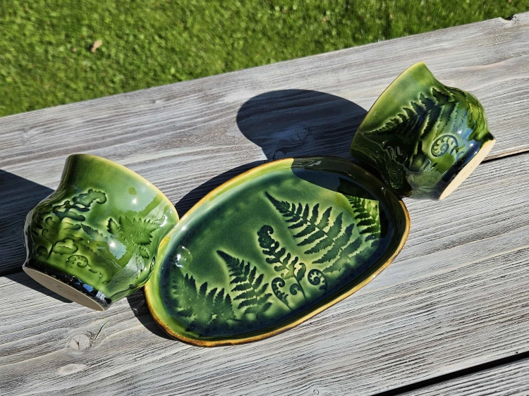 czarki-z-podstawka-ceramiczne-tajemnice-lasu-rekodzielo-zielen-3.jpg