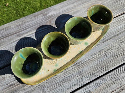 czarki-z-podstawka-ceramiczne-tropikalny-swit-rekodzielo-zielen-biel-2.jpg