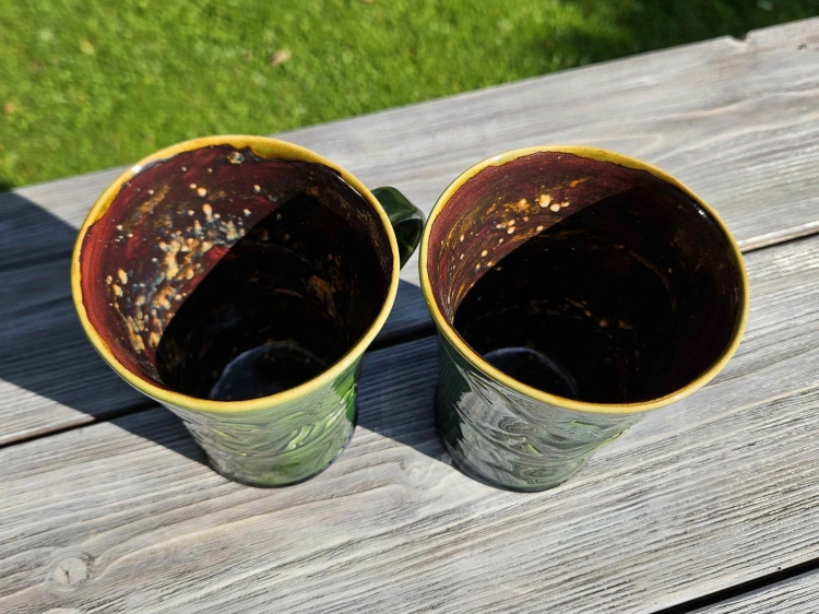 kubek-ceramiczny-gorski-krajobraz-rekodzielo-zielen-2.jpg