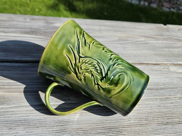 kubek-ceramiczny-lesny-smok-rekodzielo-zielen-3.jpg