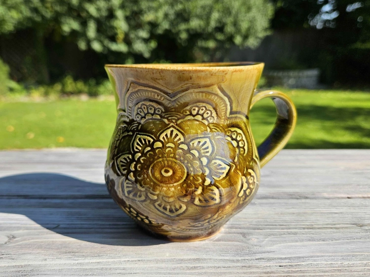 kubek-ceramiczny-jesienna-mandala-rekodzielo-zielen.jpg