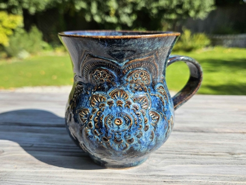 kubek-ceramiczny-magia-nocy-rekodzielo-granat-blekit.jpg