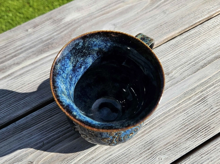 kubek-ceramiczny-magia-nocy-rekodzielo-granat-blekit-2.jpg