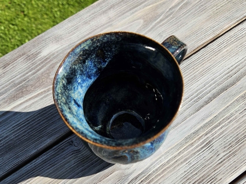 kubek-ceramiczny-nocne-czary-rekodzielo-granat-blekit-2.jpg