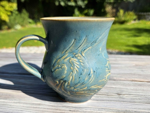 kubek-ceramiczny-kosmiczny-smok-rekodzielo-blekit.jpg