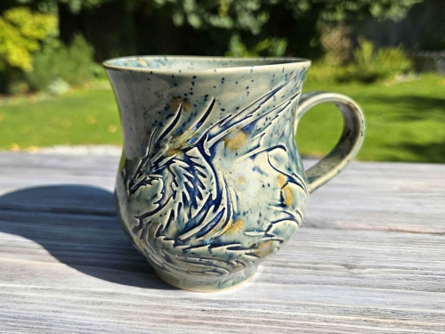 kubek-ceramiczny-spokoj-smoka-rekodzielo-niebieski.jpg