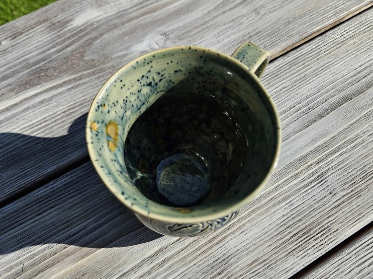 kubek-ceramiczny-spokoj-smoka-rekodzielo-niebieski-2.jpg
