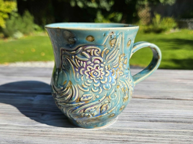 kubek-ceramiczny-czarodziejski-kot-rekodzielo-niebieski-bez-fiolet.jpg