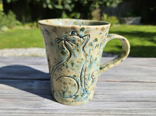 kubek-ceramiczny-kot-z-bajki-rekodzielo-blekit-bez-braz.jpg
